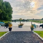 Guest house L'echo Des 2 Baies Saint-Quentin-en-Tourmont